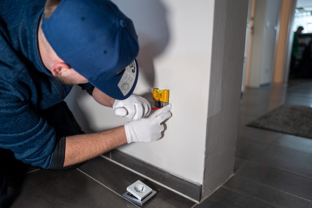 Was ist ein Kleinauftrag beim Elektriker? Und macht Raabe das auch?