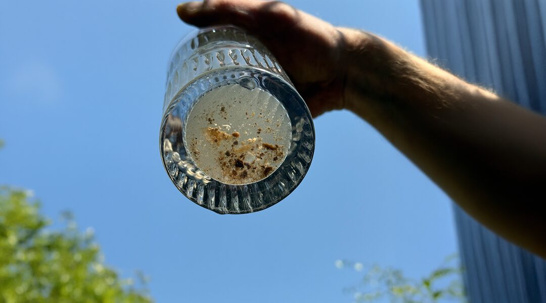Gelbes Wasser aus dem Hahn? Das kann nur die Hausleitung sein!